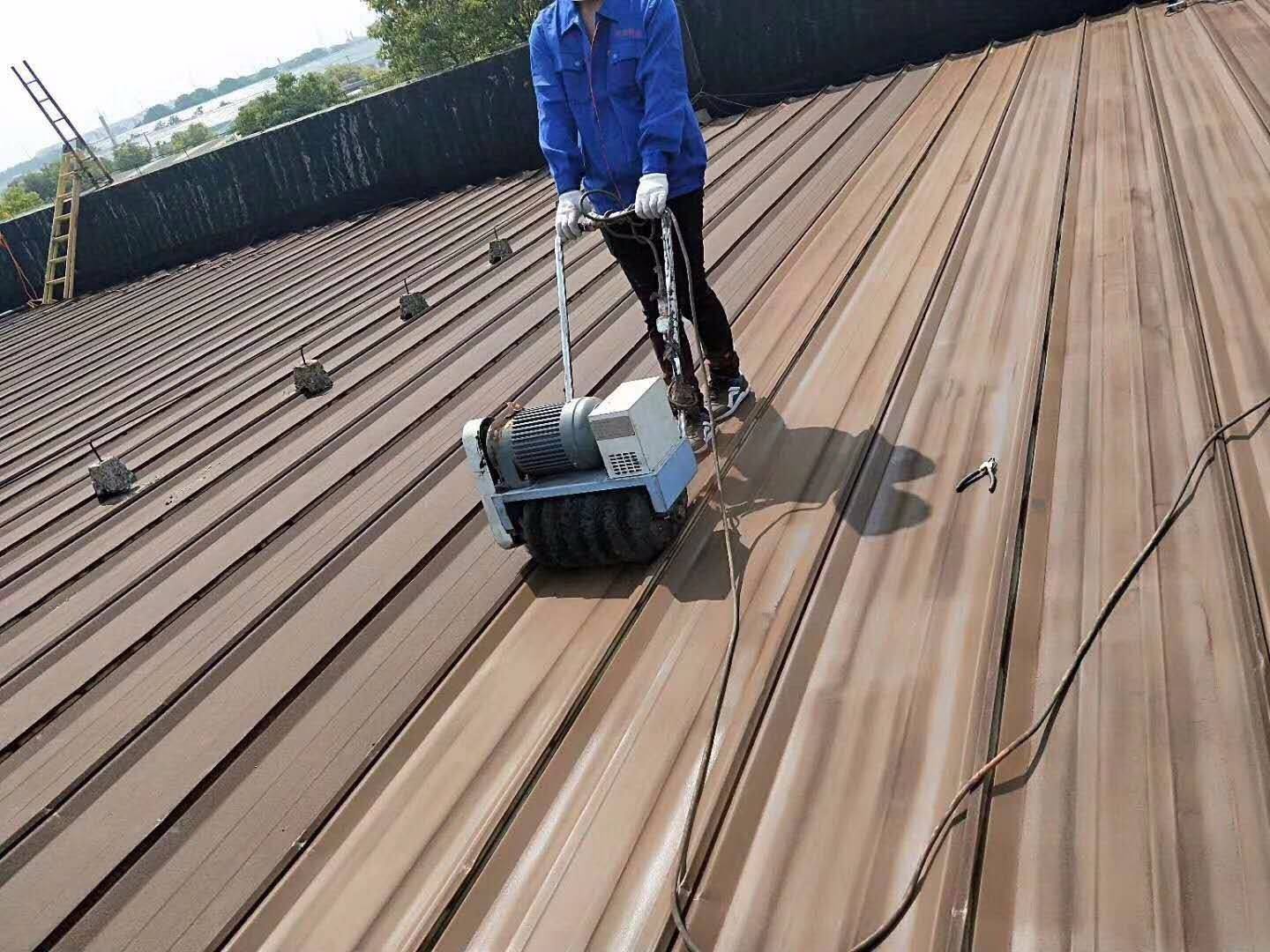 经典三级福利在线观看 水性漆喷彩钢瓦好吗?彩钢瓦翻新不能只注意价格
